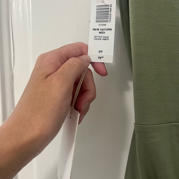 BRAND NEW NEVER WORN ARITZIA DRESS - Picture 3 of 5